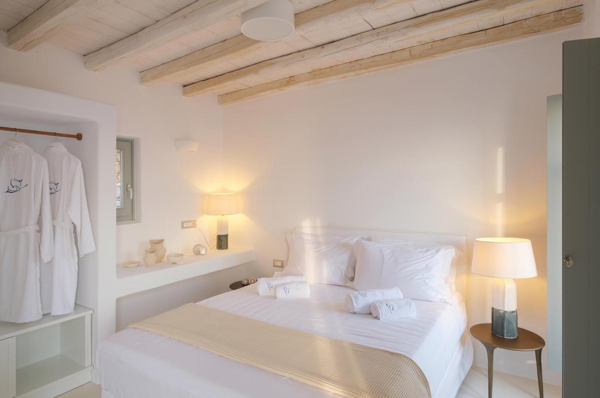 Odyssey Rock Milos Sunset Suites Plaka  Exteriör bild