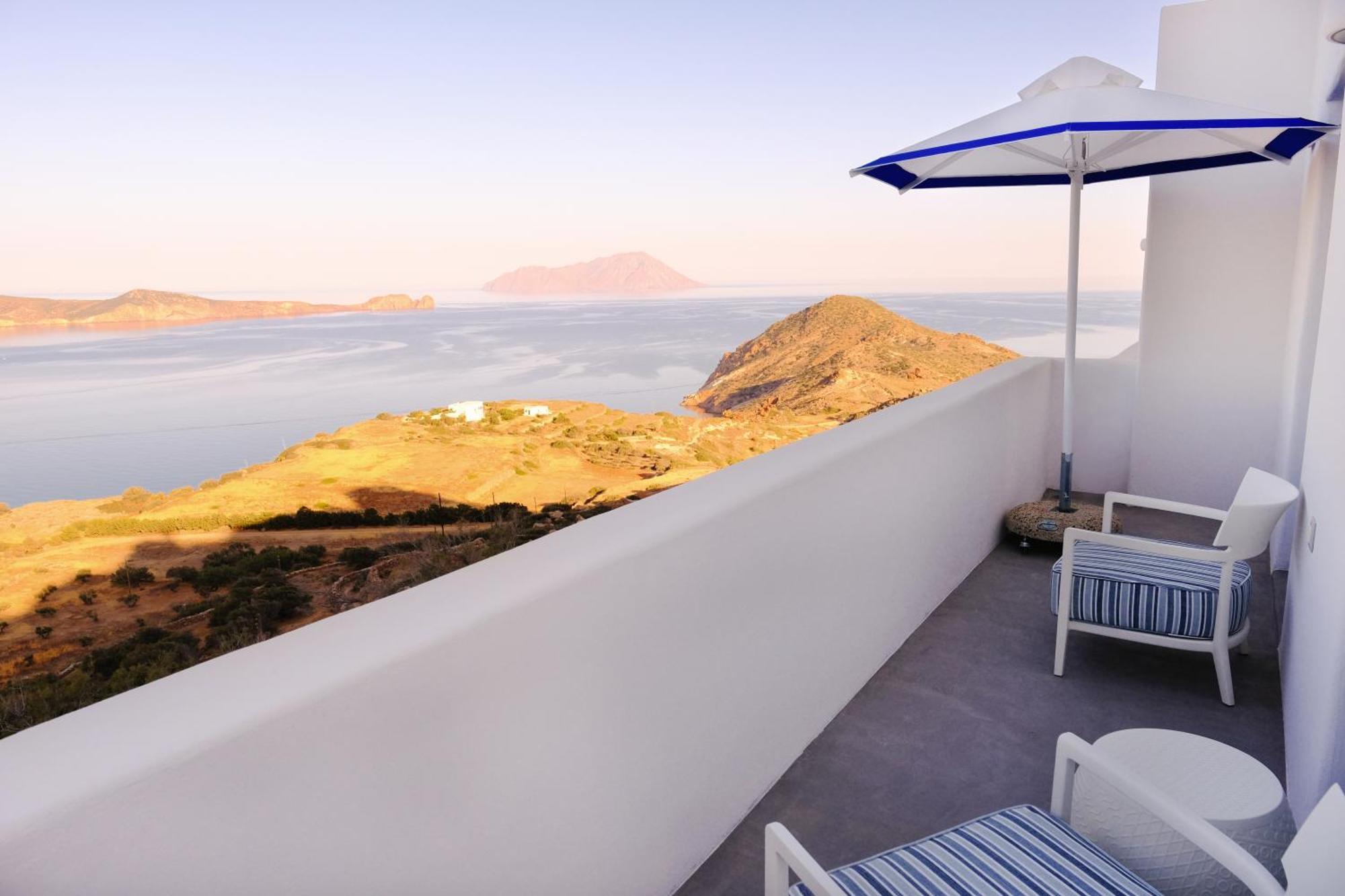 Odyssey Rock Milos Sunset Suites Plaka  Exteriör bild