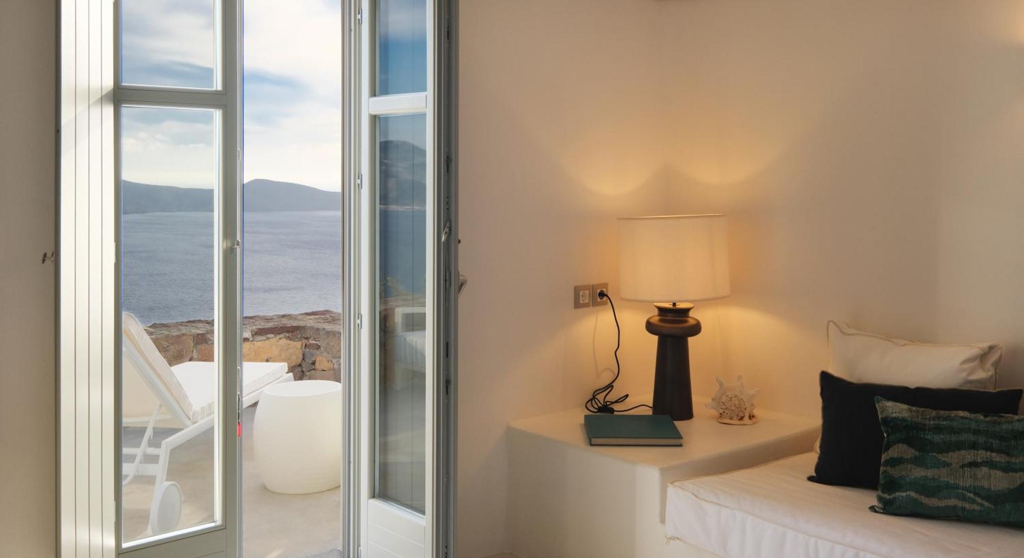 Odyssey Rock Milos Sunset Suites Plaka  Exteriör bild