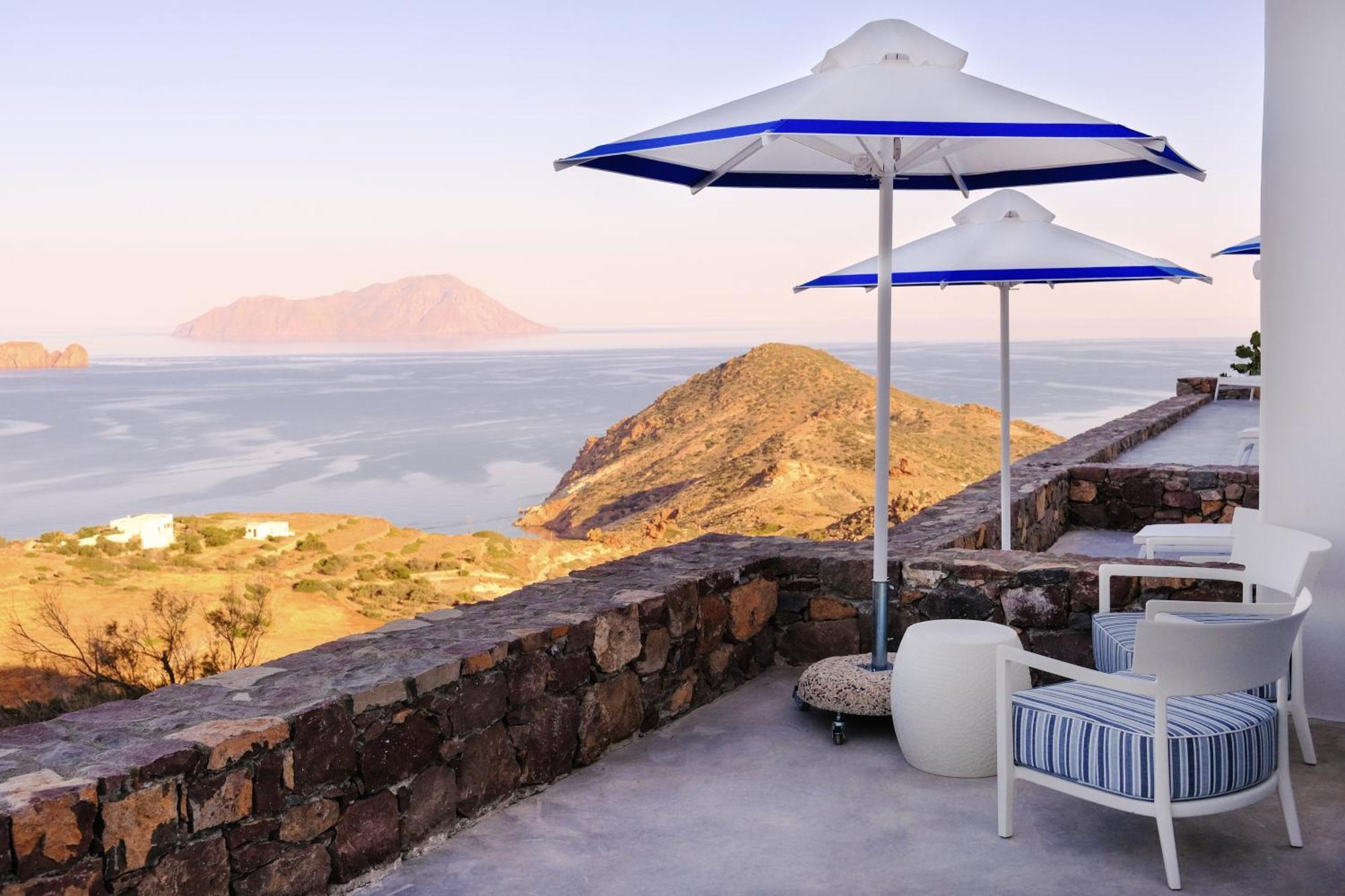 Odyssey Rock Milos Sunset Suites Plaka  Exteriör bild