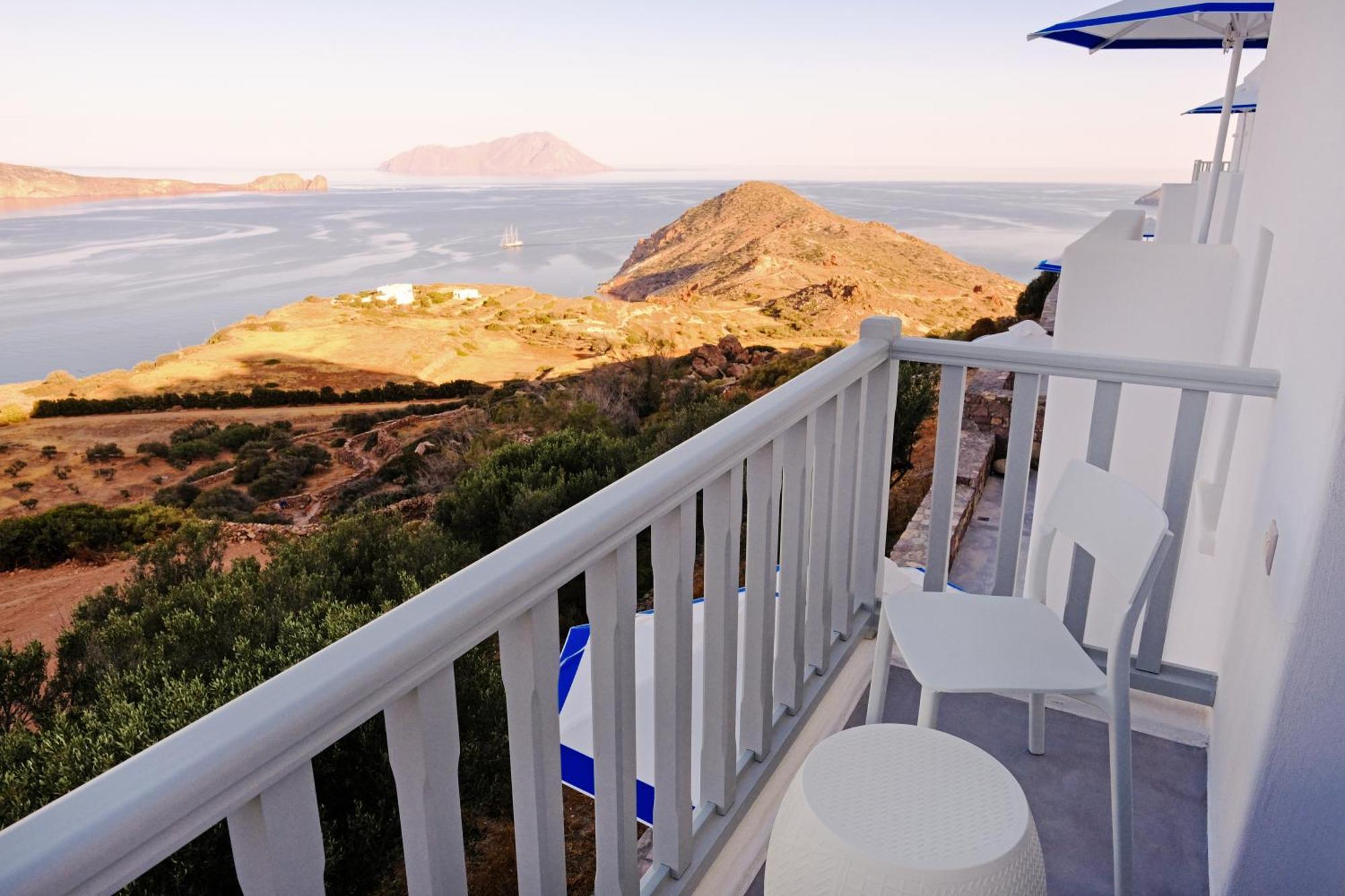 Odyssey Rock Milos Sunset Suites Plaka  Exteriör bild