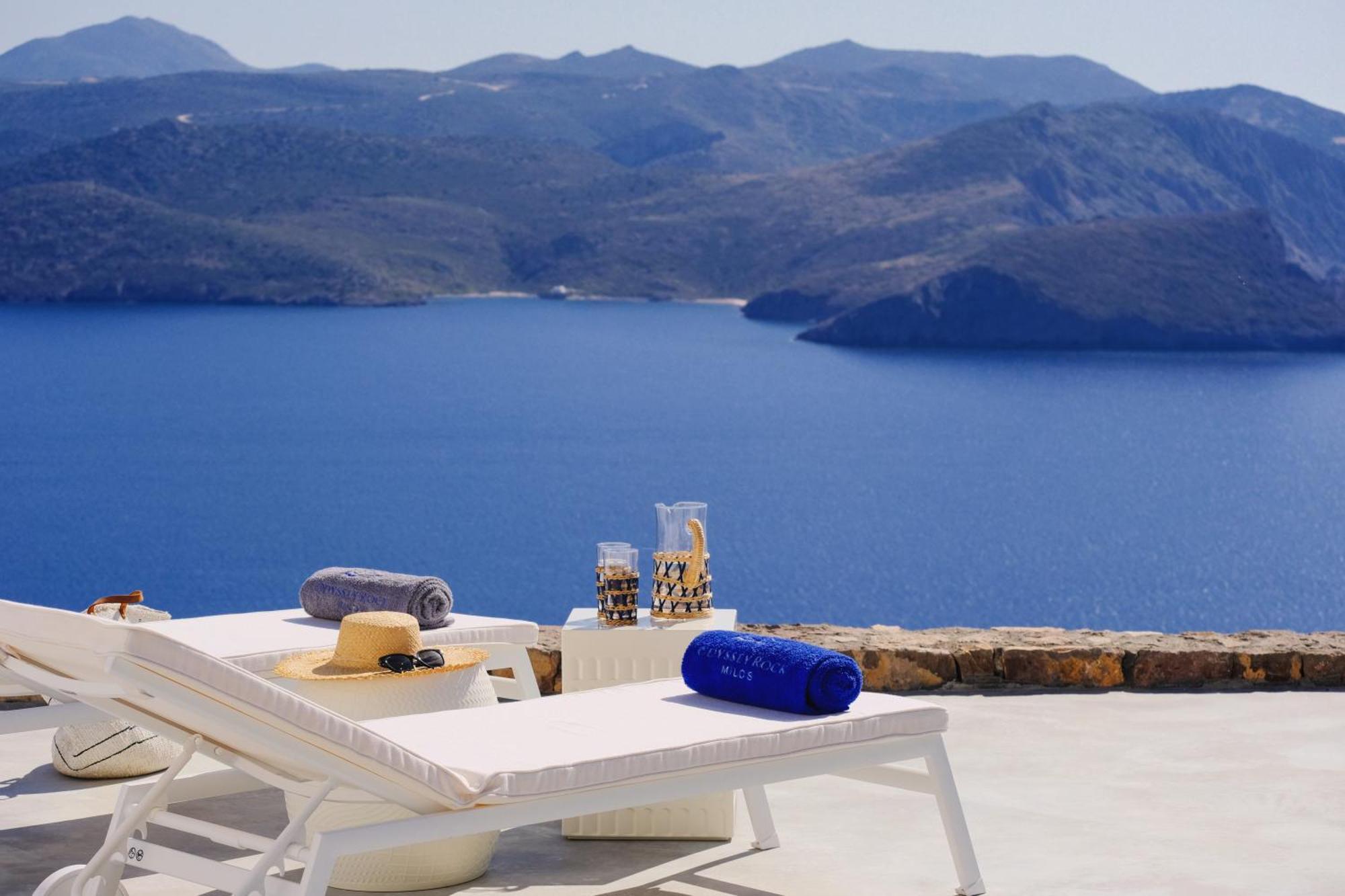Odyssey Rock Milos Sunset Suites Plaka  Exteriör bild