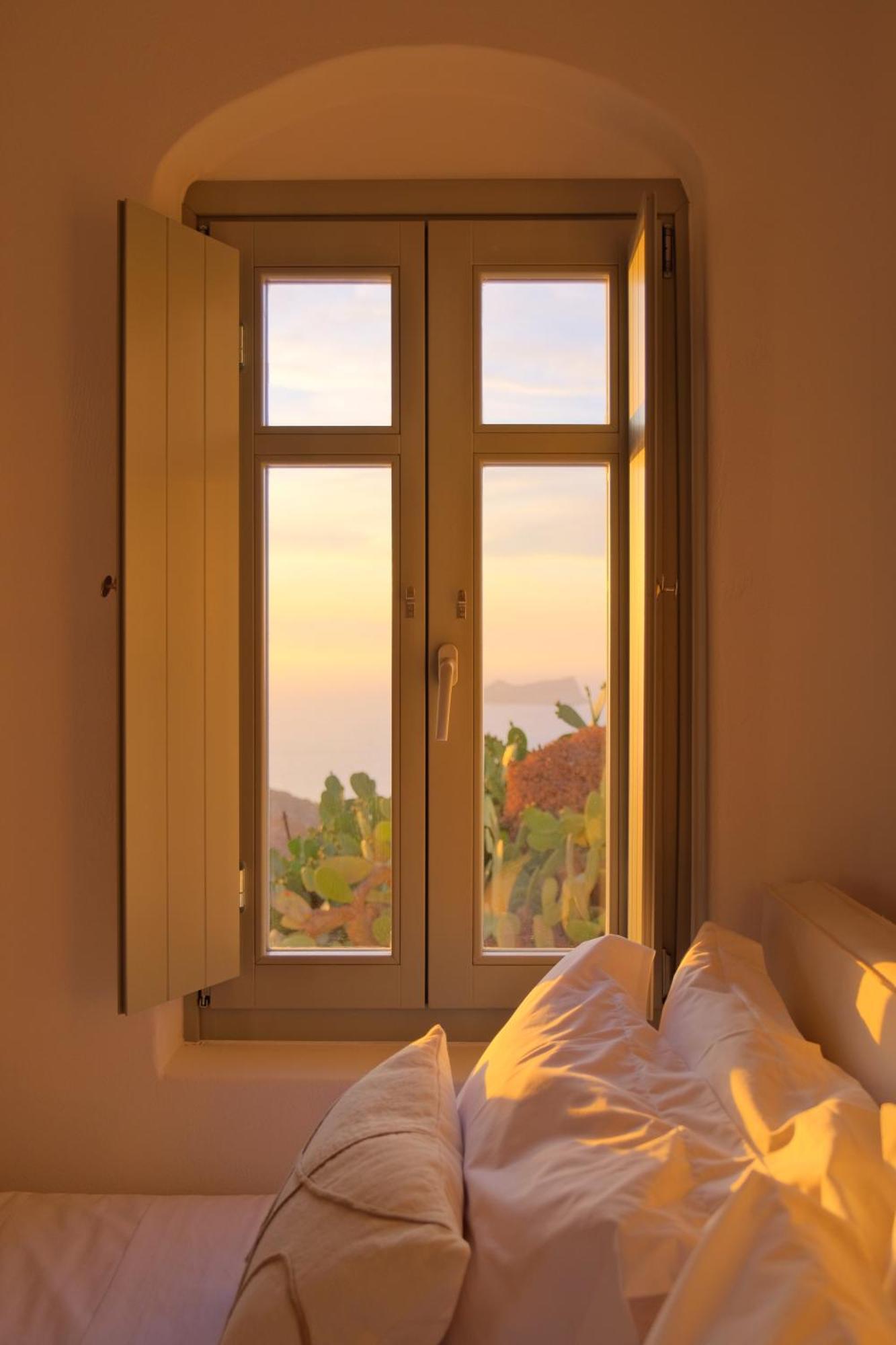 Odyssey Rock Milos Sunset Suites Plaka  Rum bild