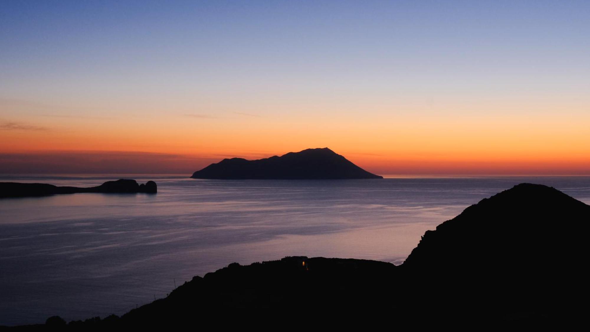 Odyssey Rock Milos Sunset Suites Plaka  Exteriör bild